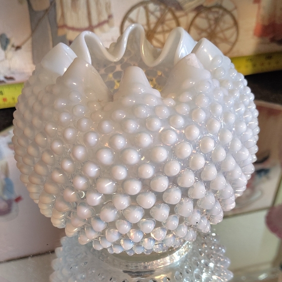 Vintage White Iridescent Hobnail Glass Vase - Picture 1 of 1